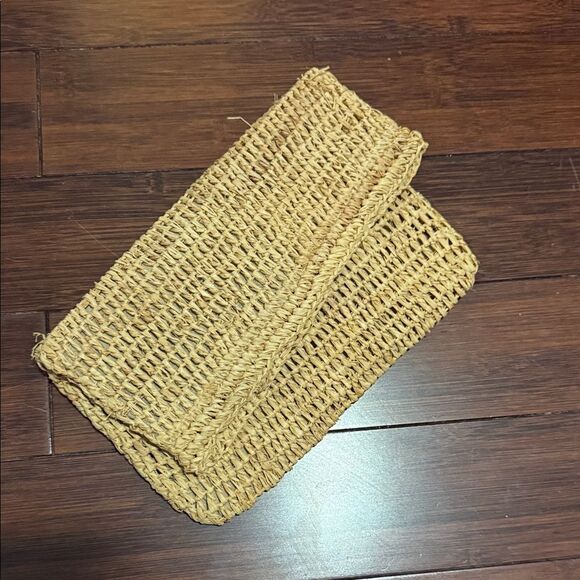 Woven Straw Clutch Lined Inside Magnetic Snap Closure NWT - Picture 2 of 5